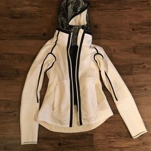 Lululemon running jacket with removable hood